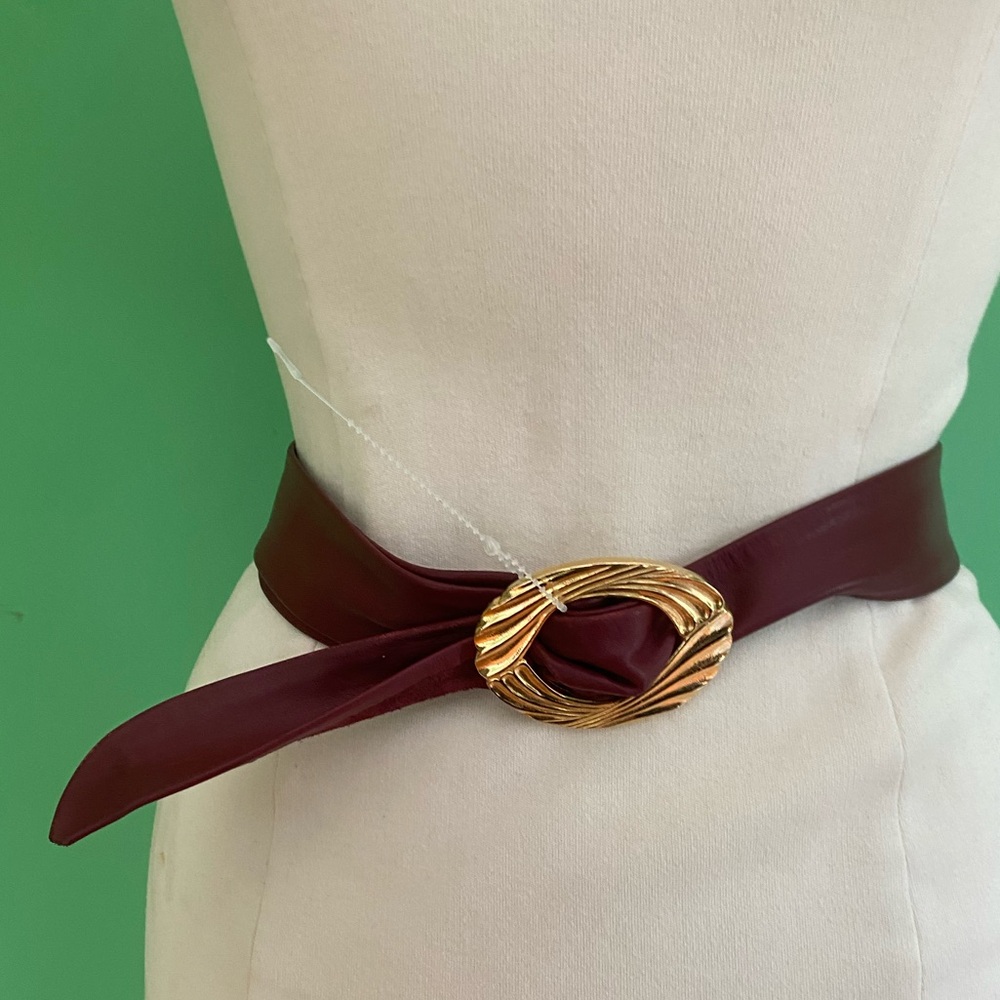 Vintage Ginnie Johansen Burgundy Leather Belt with Gold Oval Buckle old stock